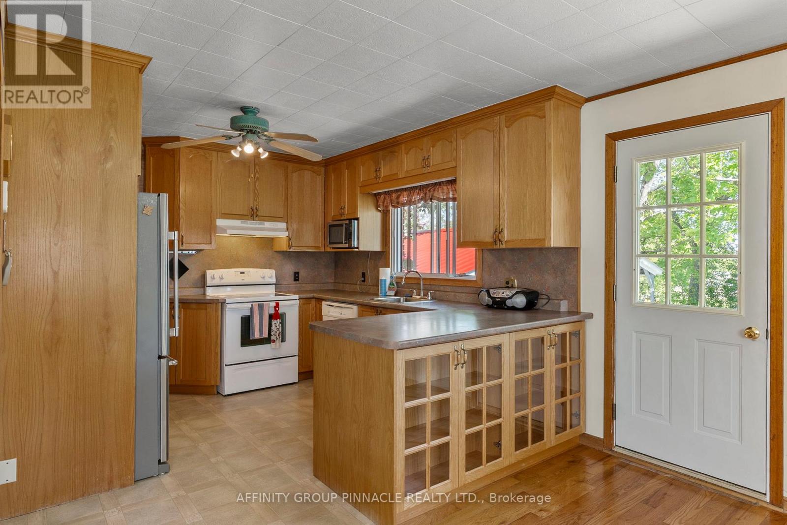 Photo 11 of 572 County Rd 8 Road, Kawartha Lakes ON