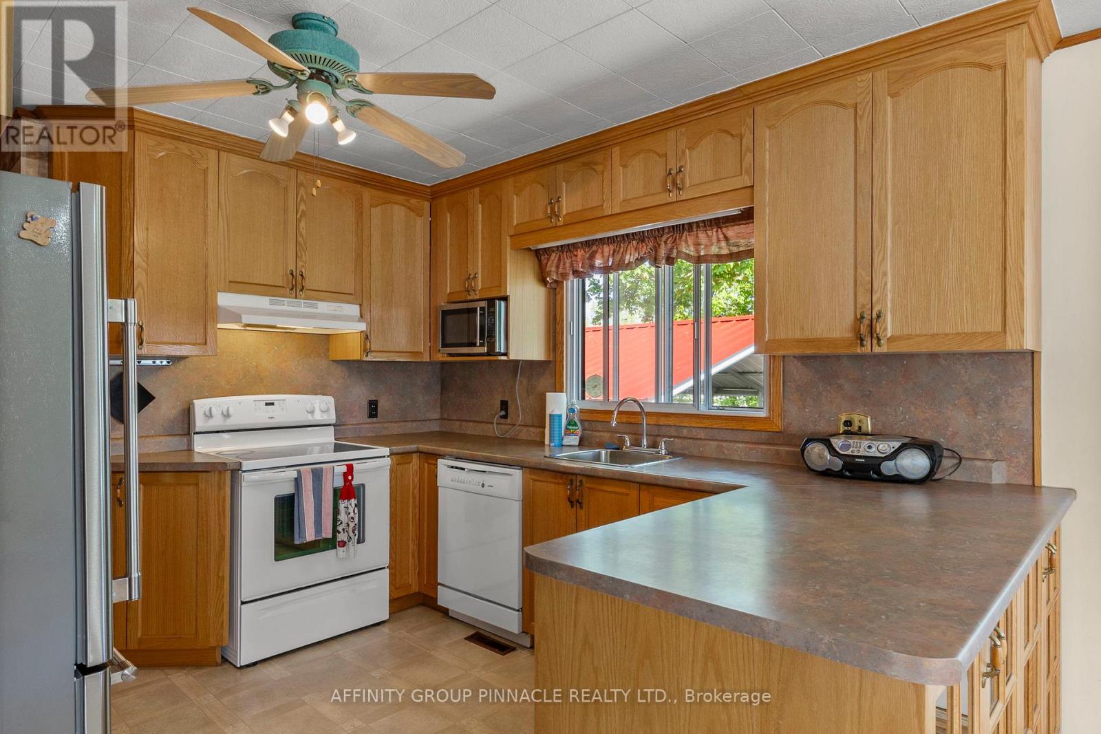 Photo 13 of 572 County Rd 8 Road, Kawartha Lakes ON