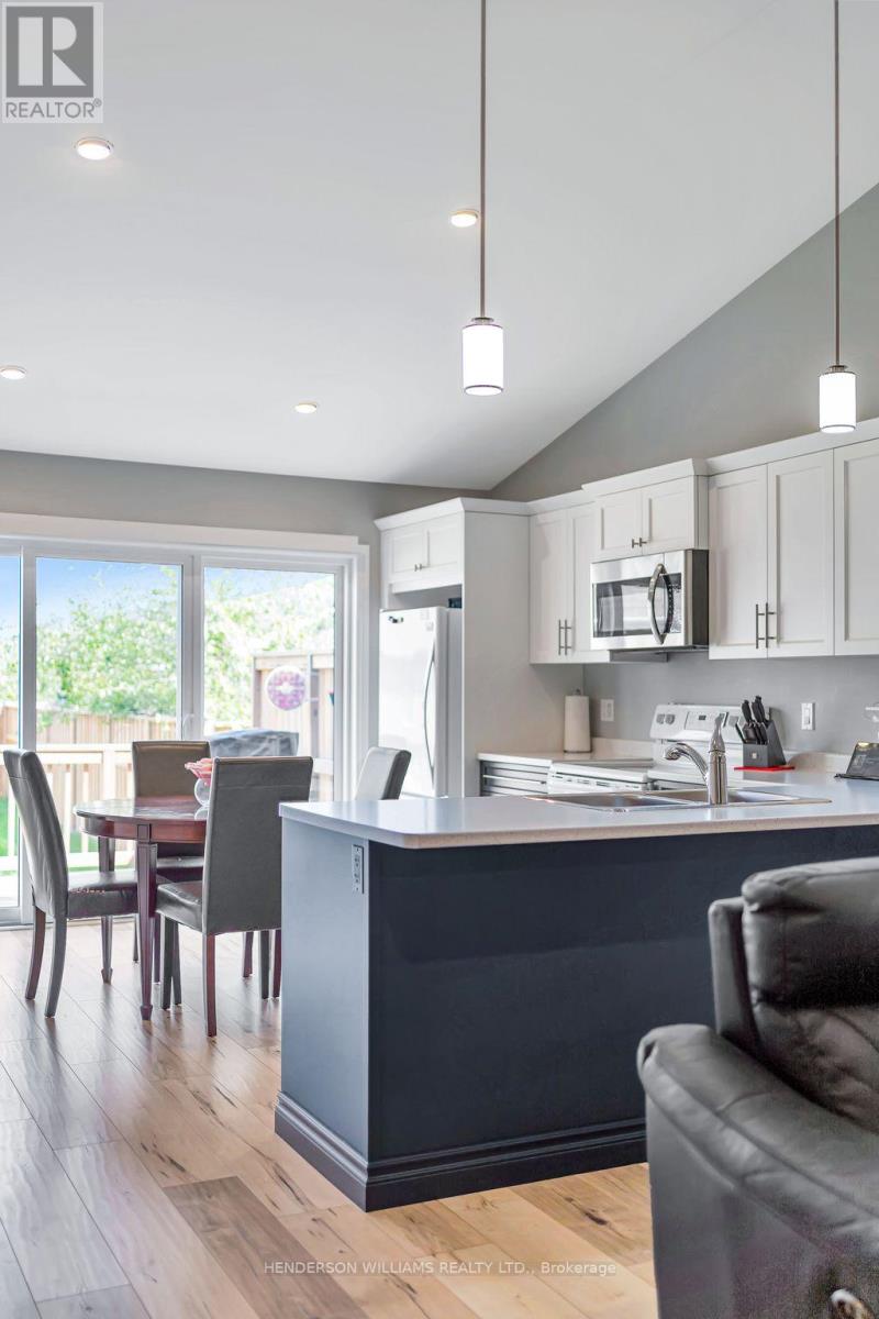 Photo 16 of 84 Farrington Crescent, Prince Edward County ON