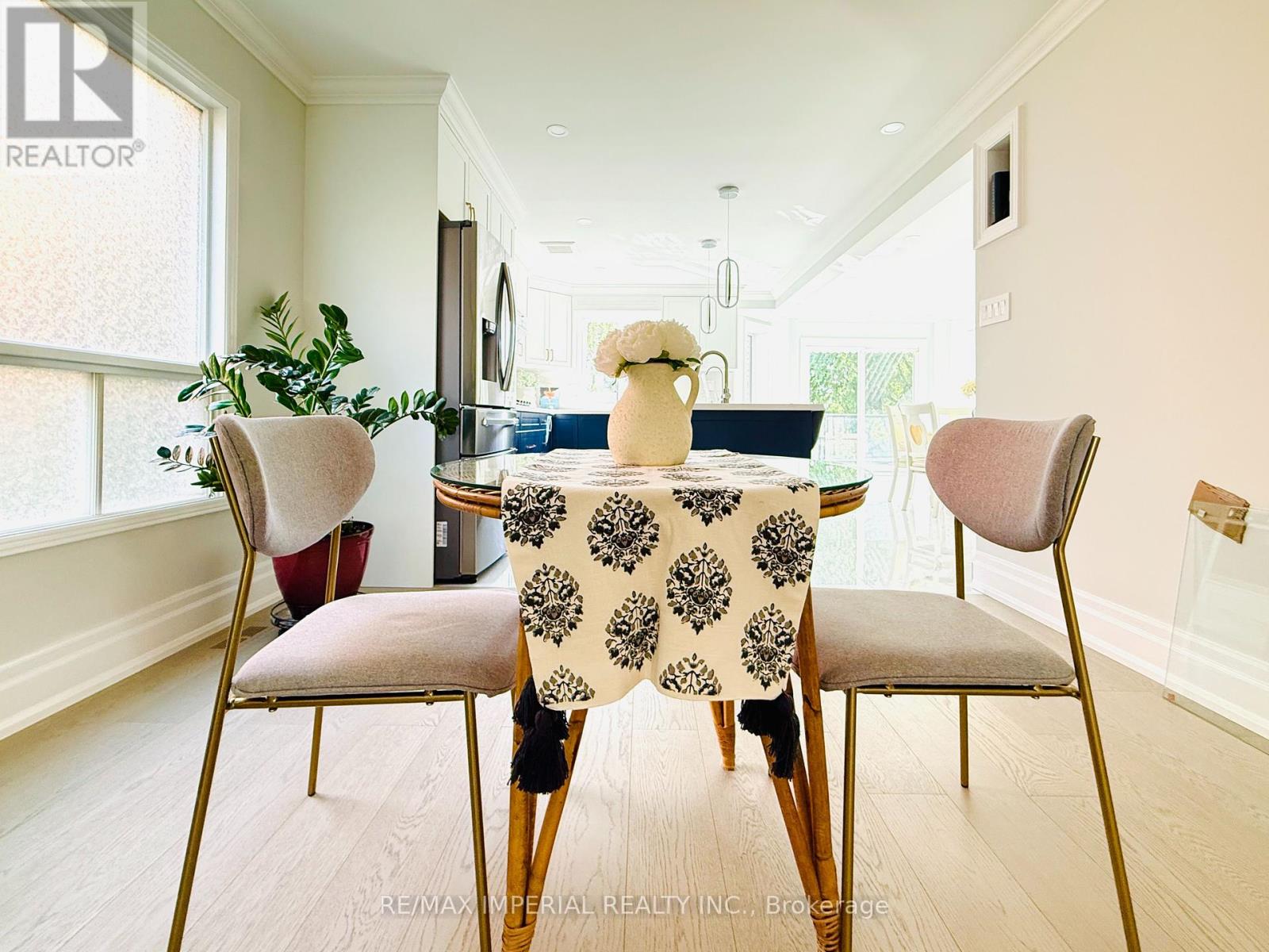 Photo 21 of 2128 Mayflower Boulevard, Oakville ON