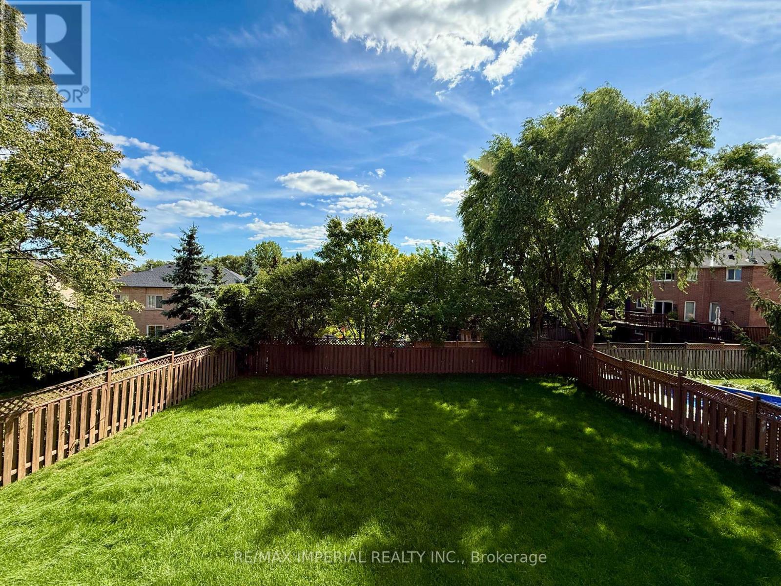 Photo 37 of 2128 Mayflower Boulevard, Oakville ON