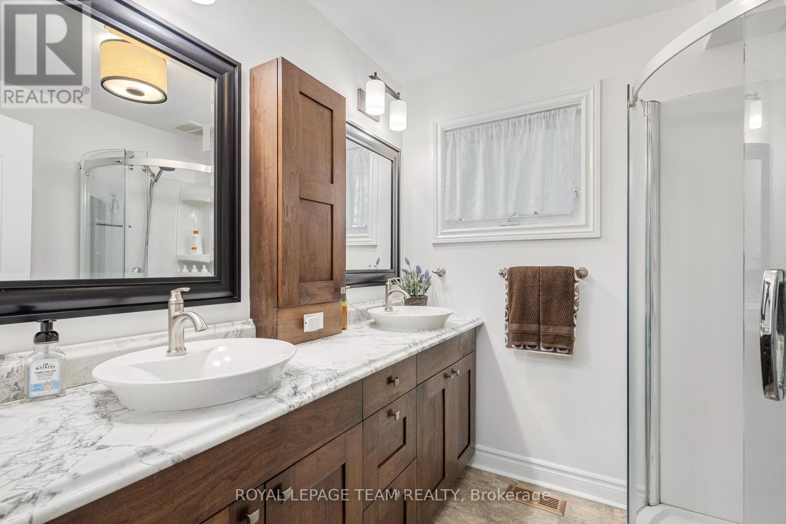 Photo 24 of 37 Promenade Avenue, Ottawa ON