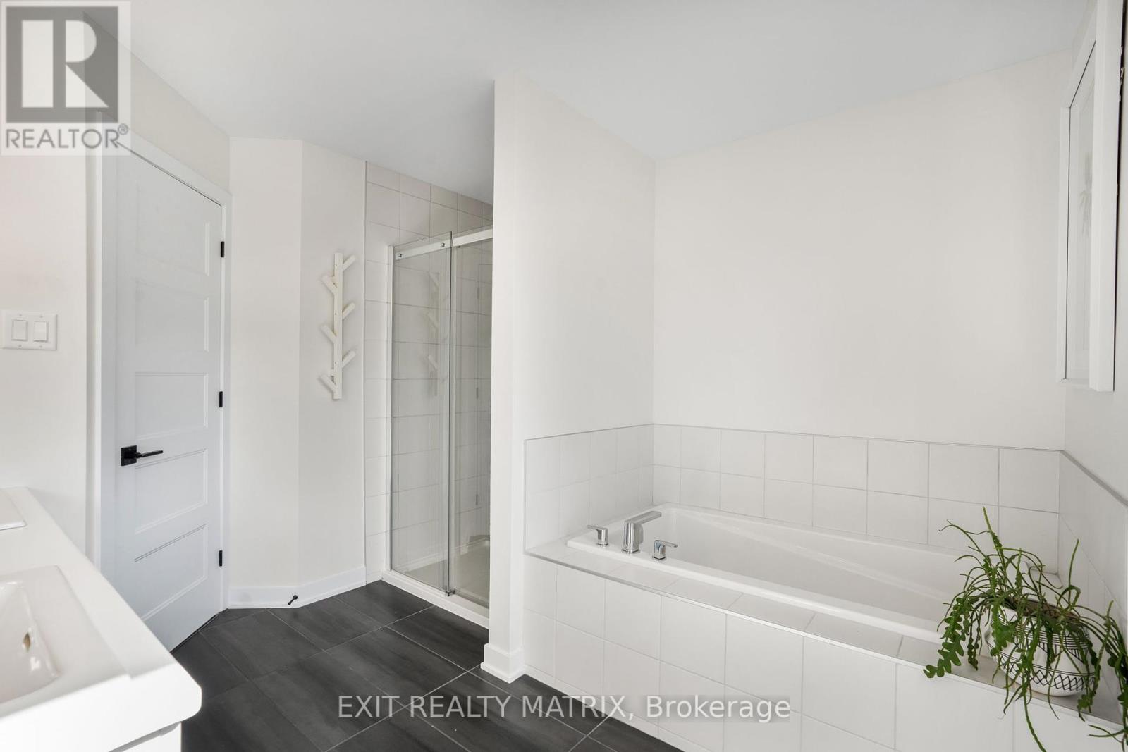 Photo 18 of 1144 Avignon Street, Russell ON