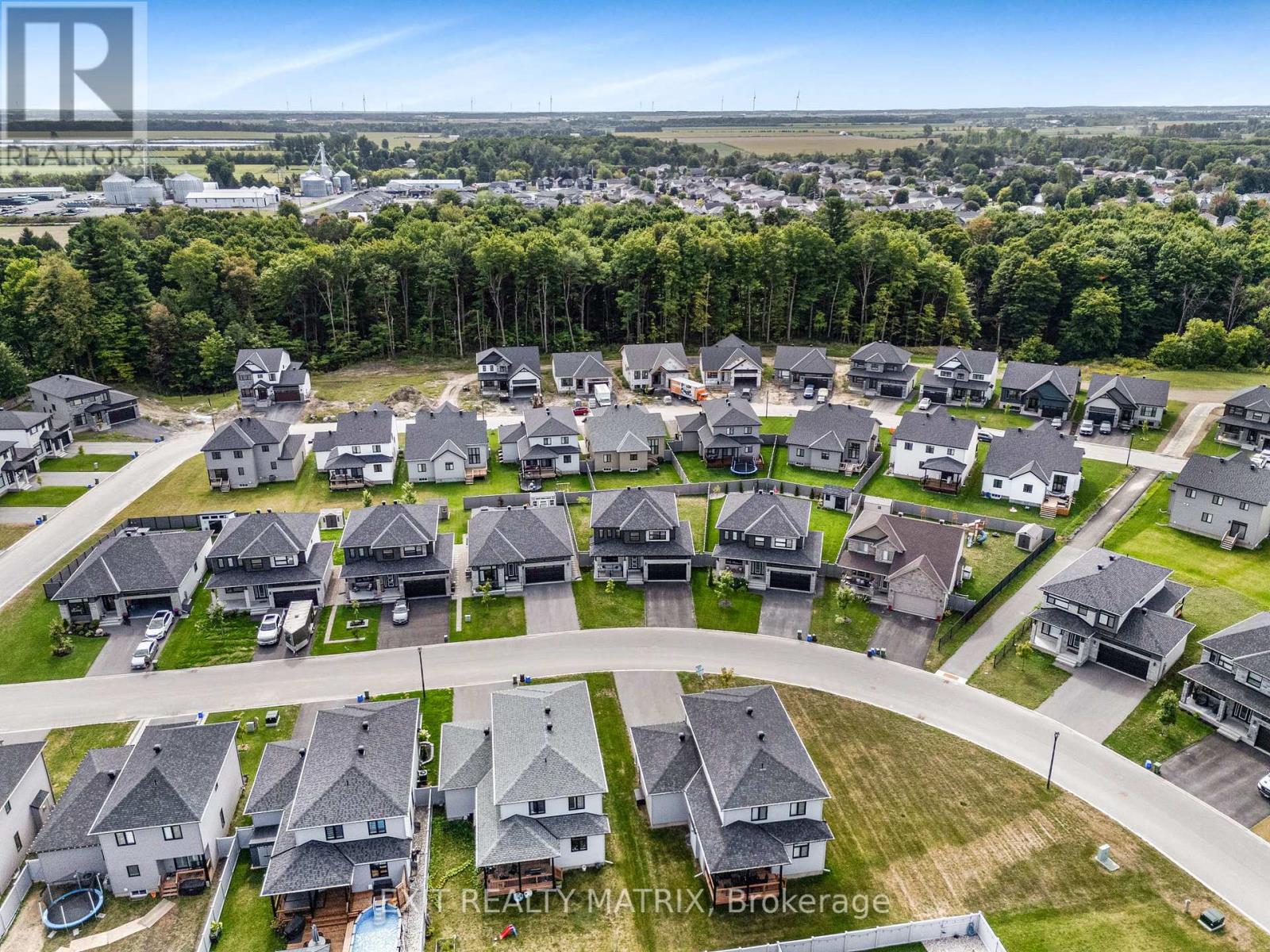 Photo 32 of 1144 Avignon Street, Russell ON