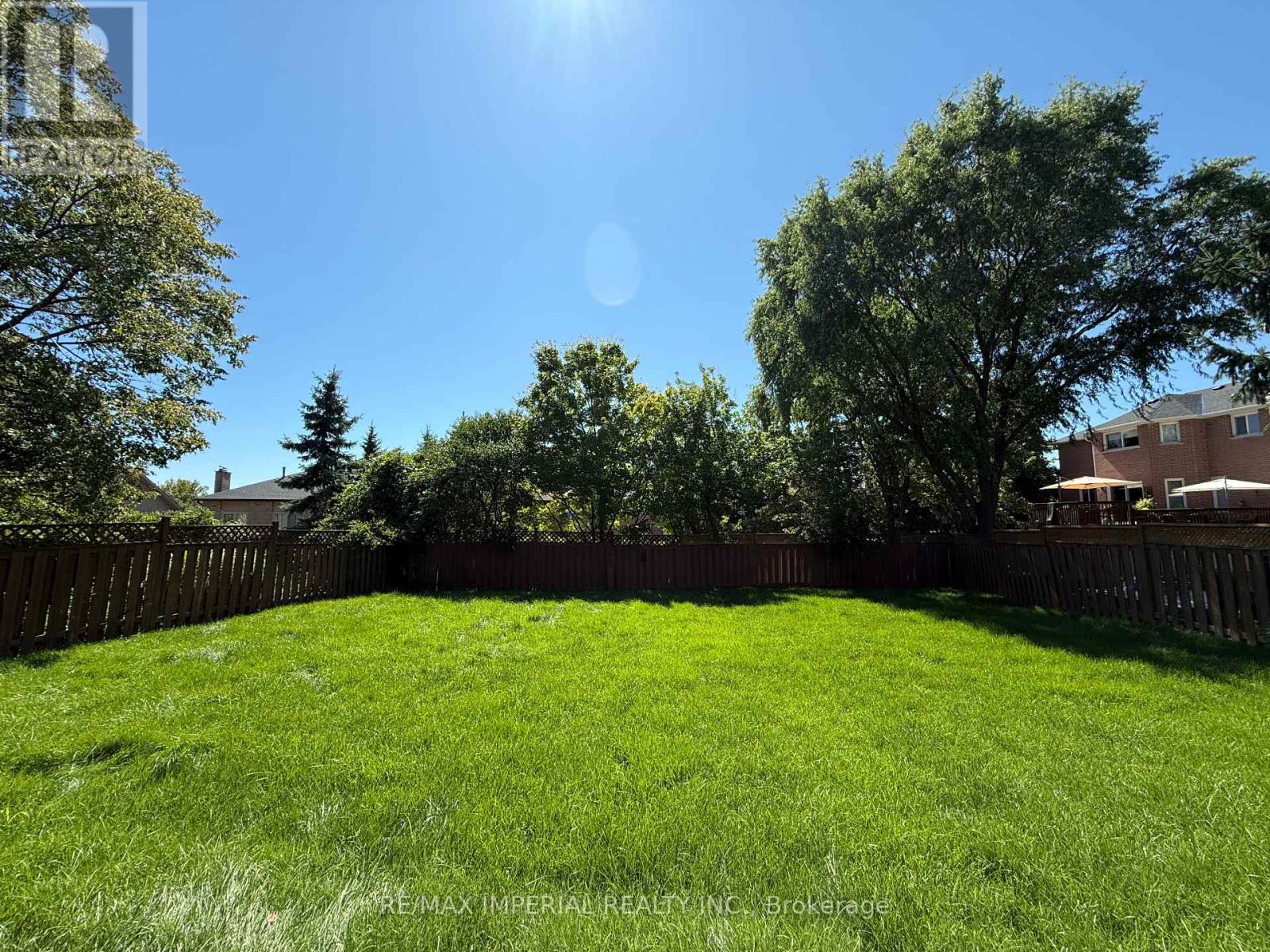 Photo 33 of 2128 Mayflower Boulevard, Oakville ON