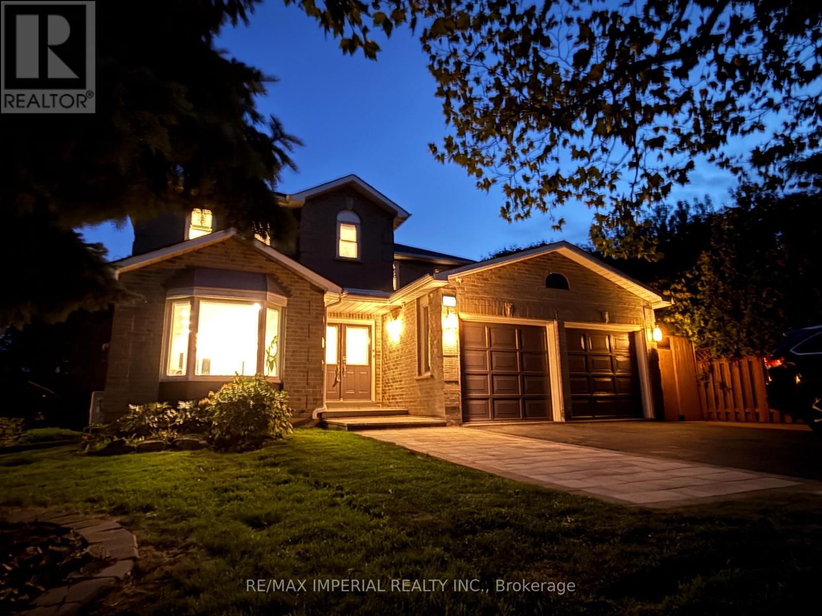 Photo 44 of 2128 Mayflower Boulevard, Oakville ON
