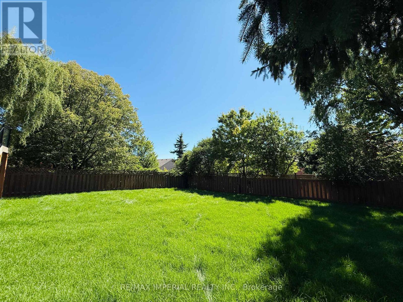 Photo 36 of 2128 Mayflower Boulevard, Oakville ON