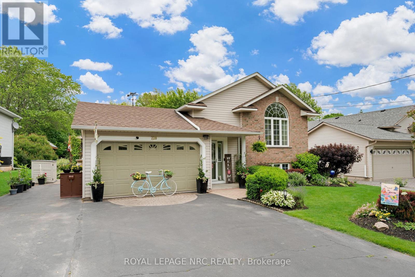 Photo 1 of 228 Ridge Road S, Fort Erie ON