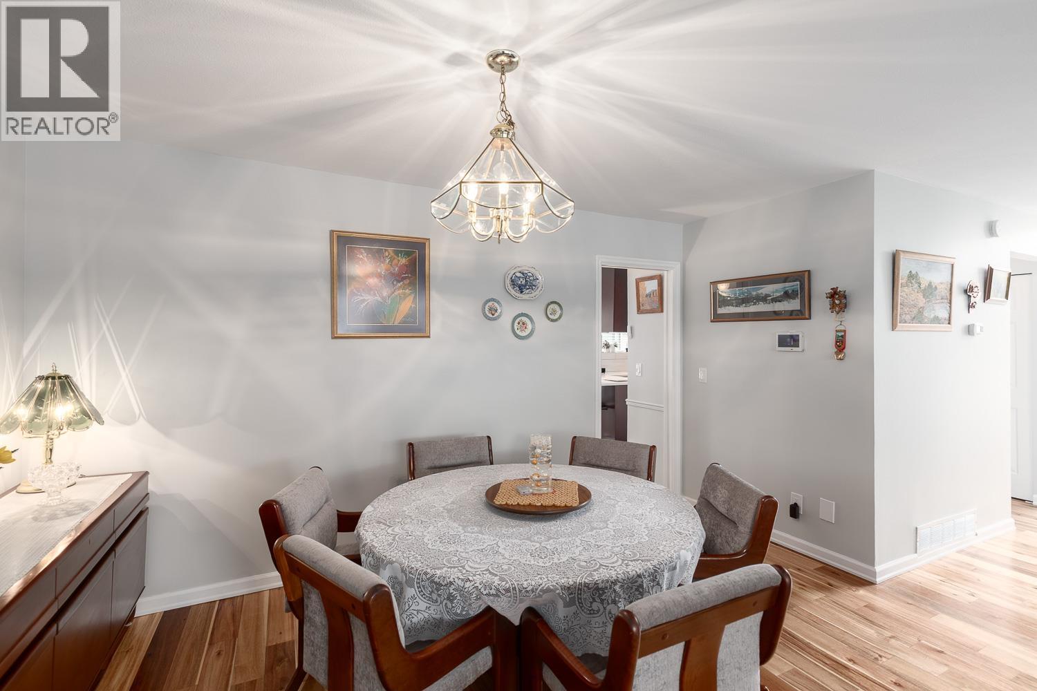 Photo 10 of 5 3634 Garibaldi Drive, North Vancouver BC