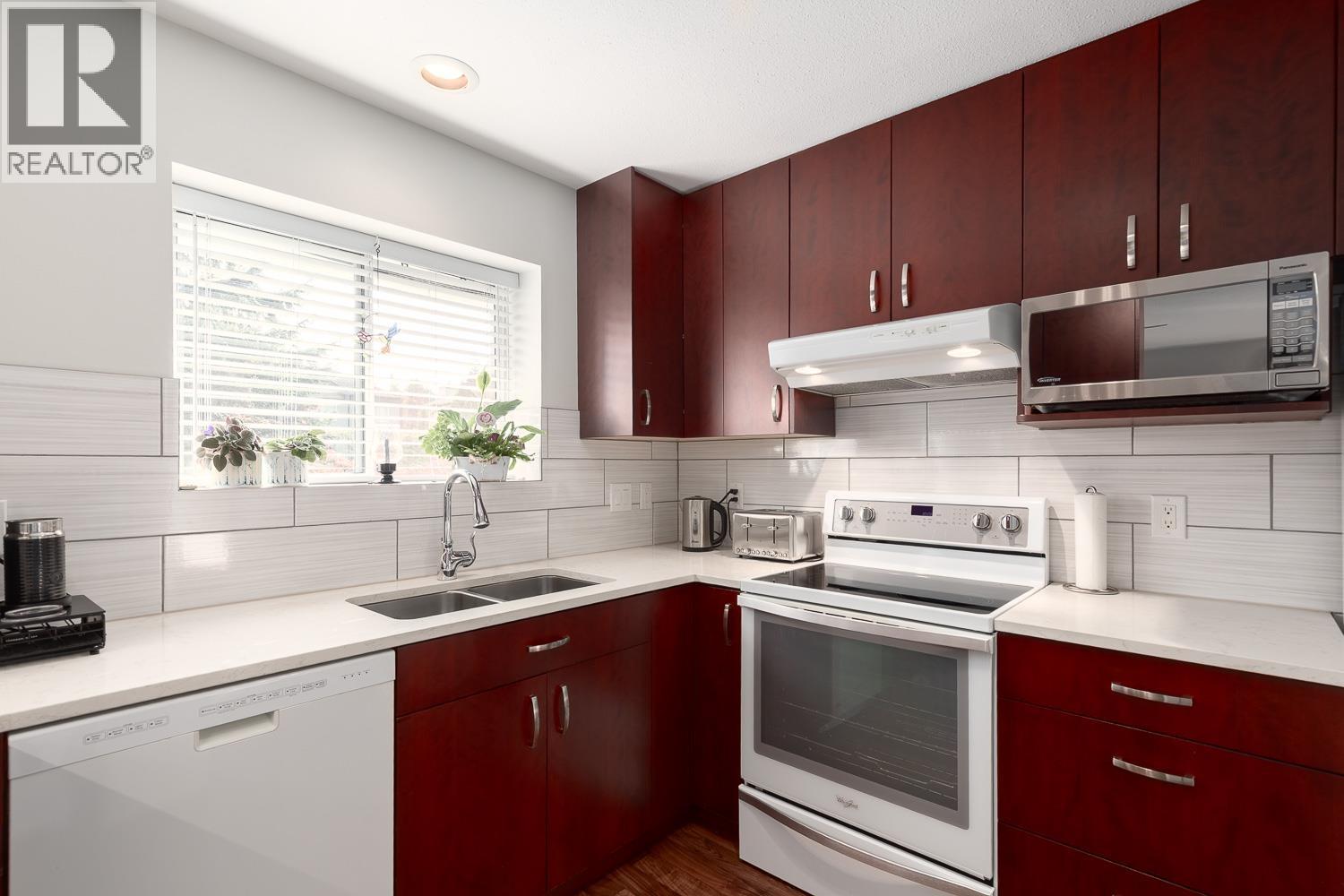 Photo 19 of 5 3634 Garibaldi Drive, North Vancouver BC