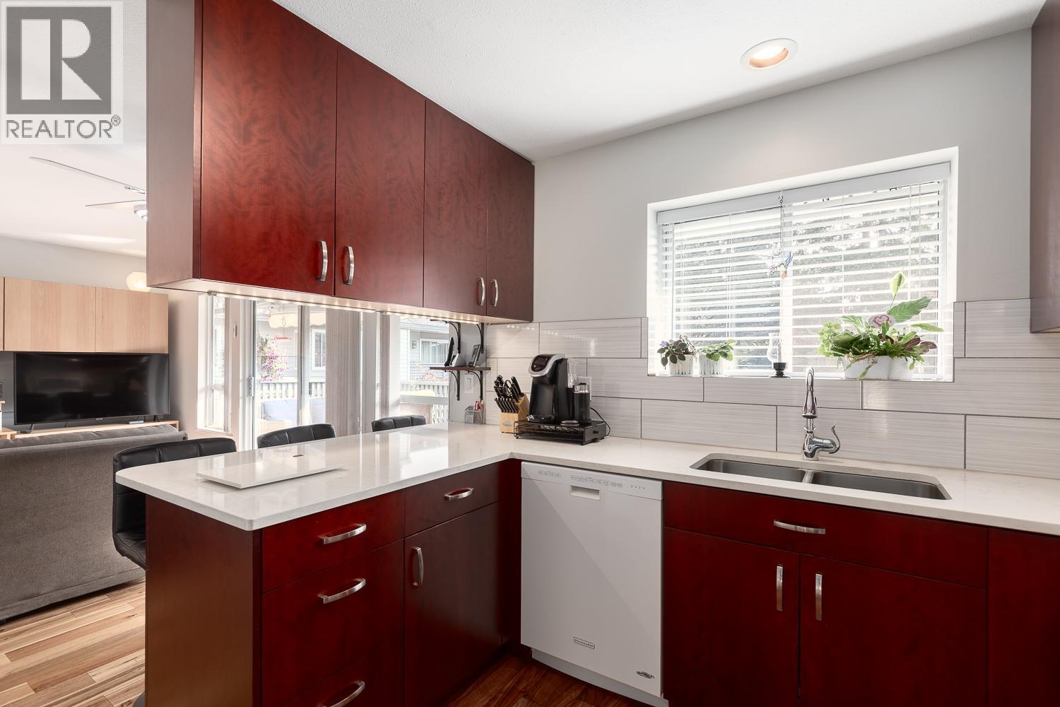 Photo 21 of 5 3634 Garibaldi Drive, North Vancouver BC
