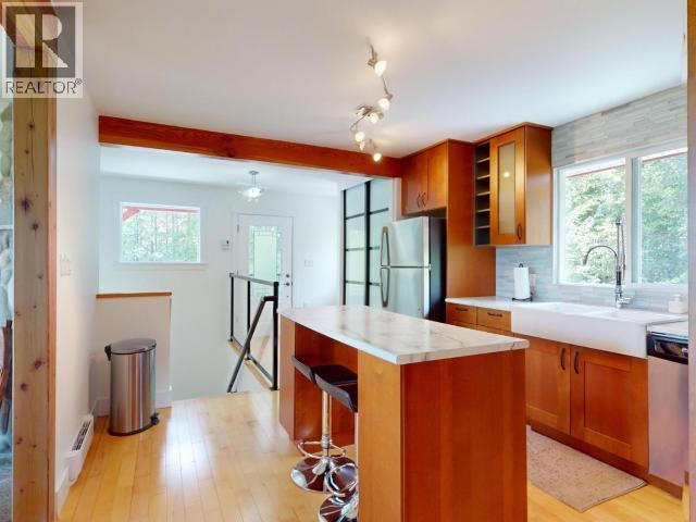 2389 WALL STREET, Texada Island