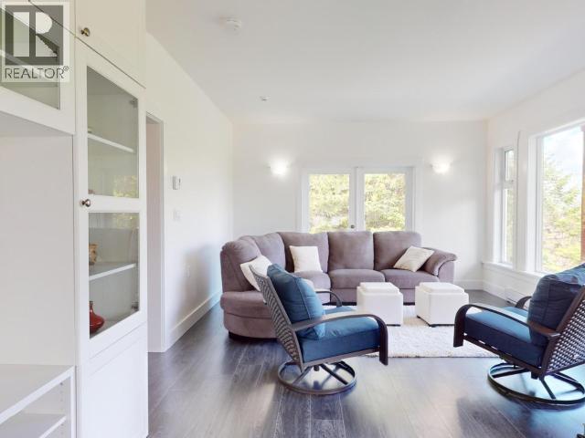 2389 WALL STREET, Texada Island