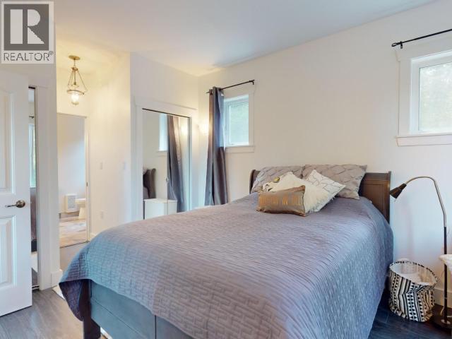 2389 WALL STREET, Texada Island