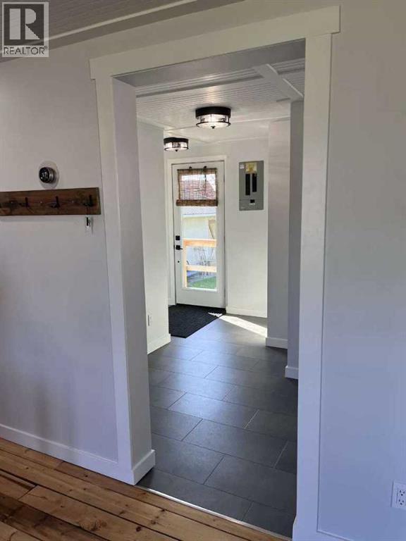 Photo 17 of 5323 2 A Street E, Claresholm AB