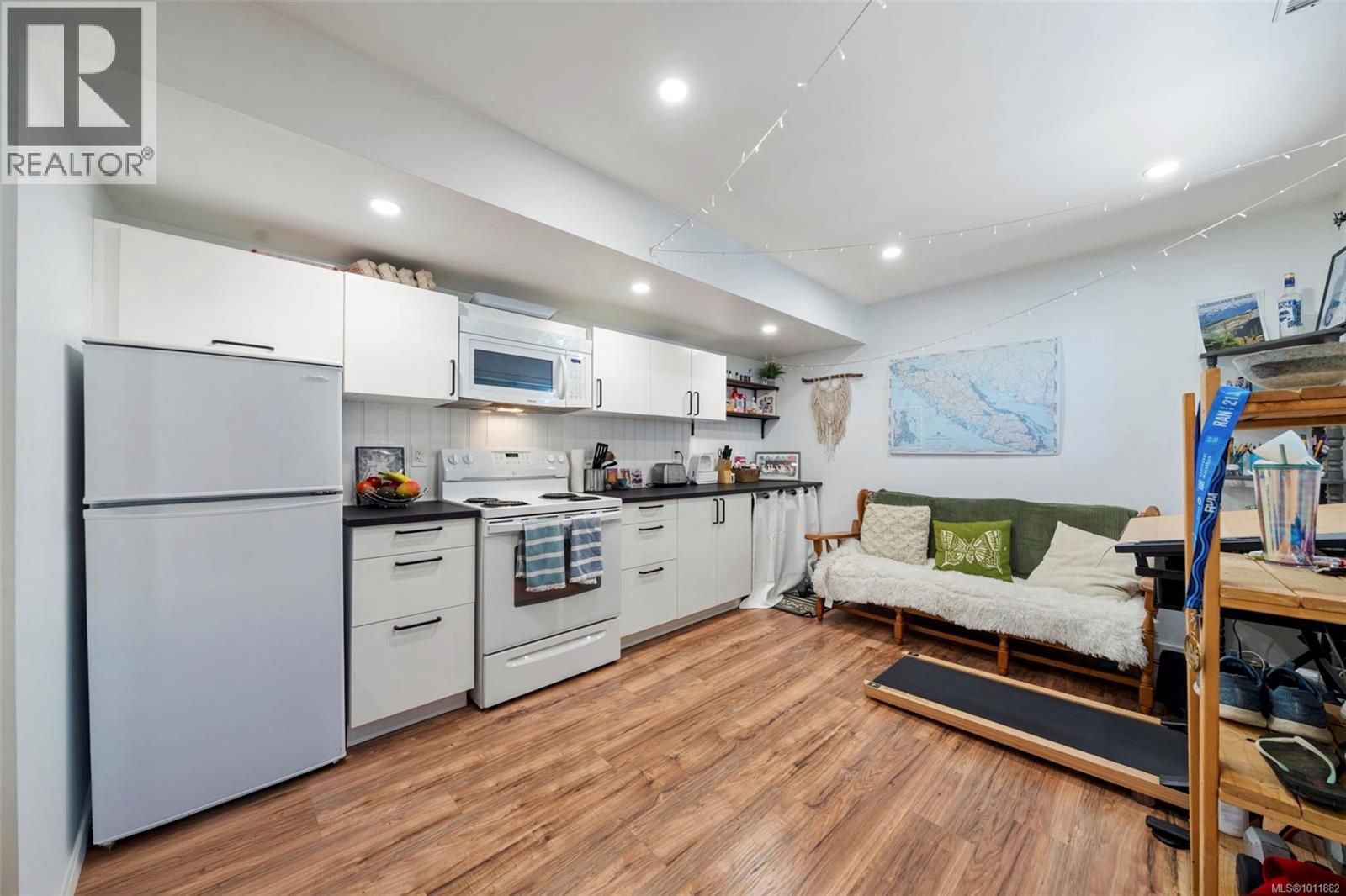 Photo 31 of 846 Cecil Blogg Dr, Colwood BC