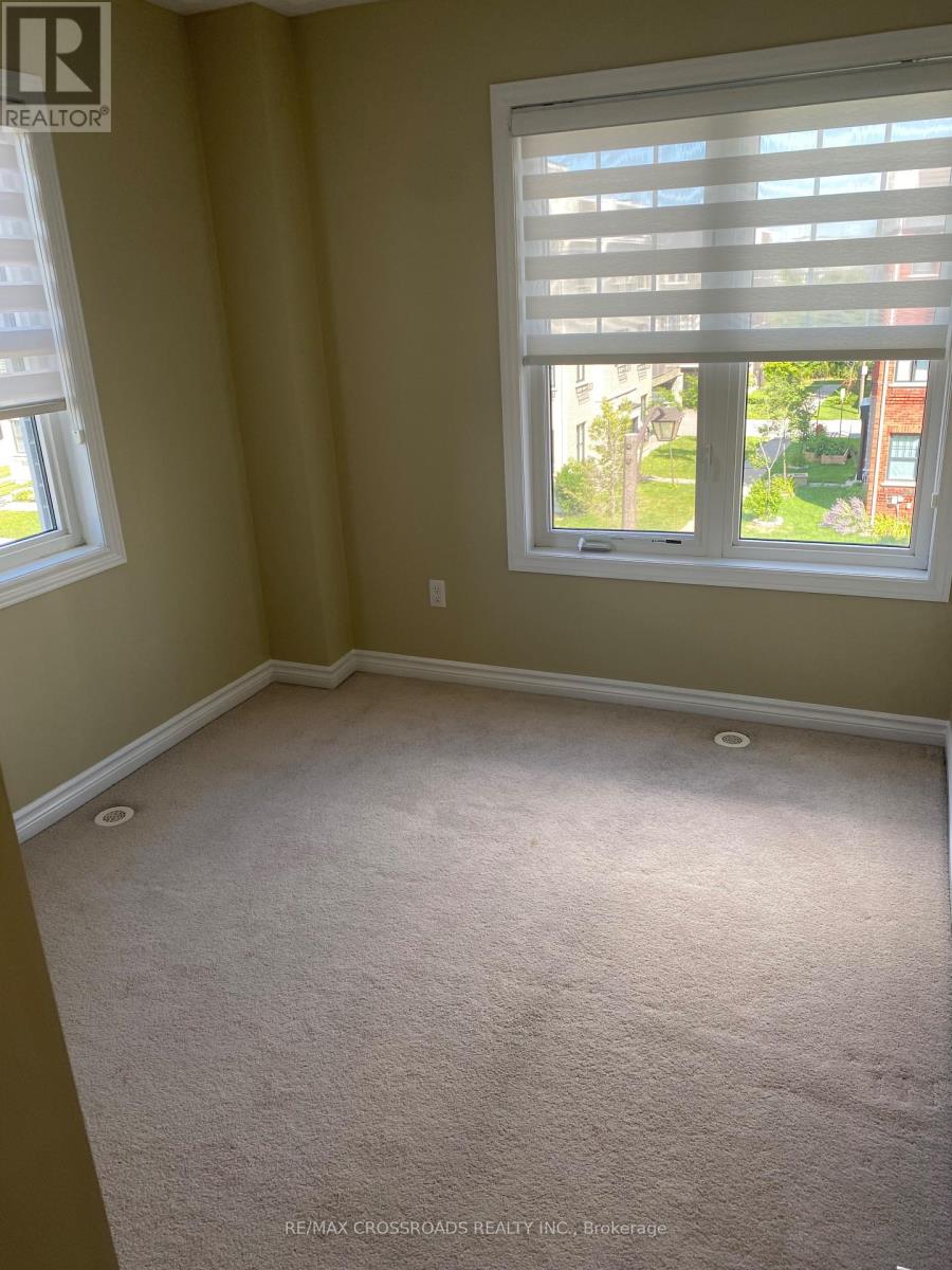 Photo 8 of 22 Boadway Crescent, Whitchurchstouffville ON