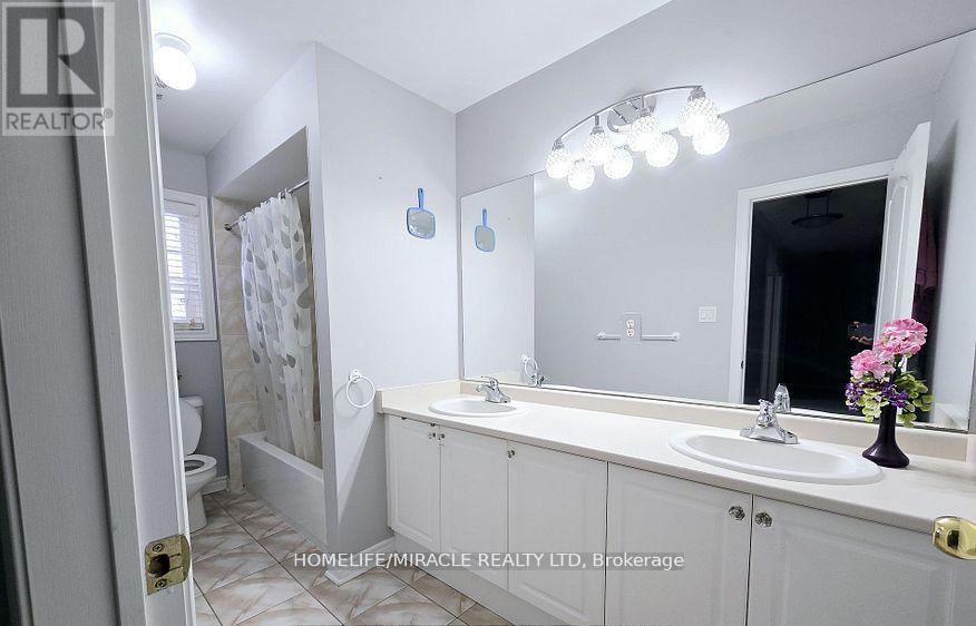 Photo 15 of 33 Atira Avenue, Brampton ON
