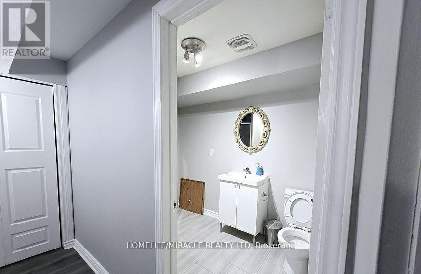 Photo 20 of 33 Atira Avenue, Brampton ON