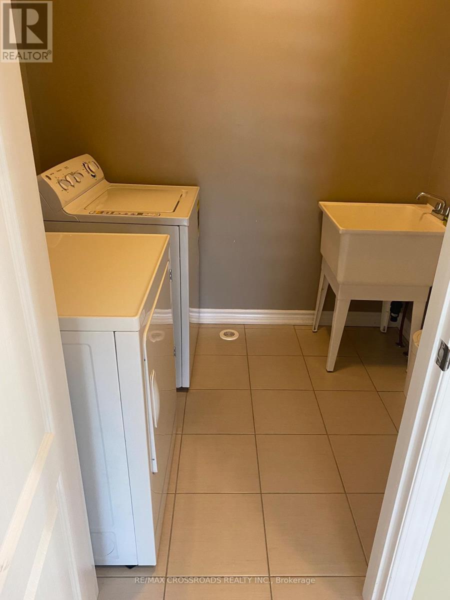 Photo 12 of 22 Boadway Crescent, Whitchurchstouffville ON