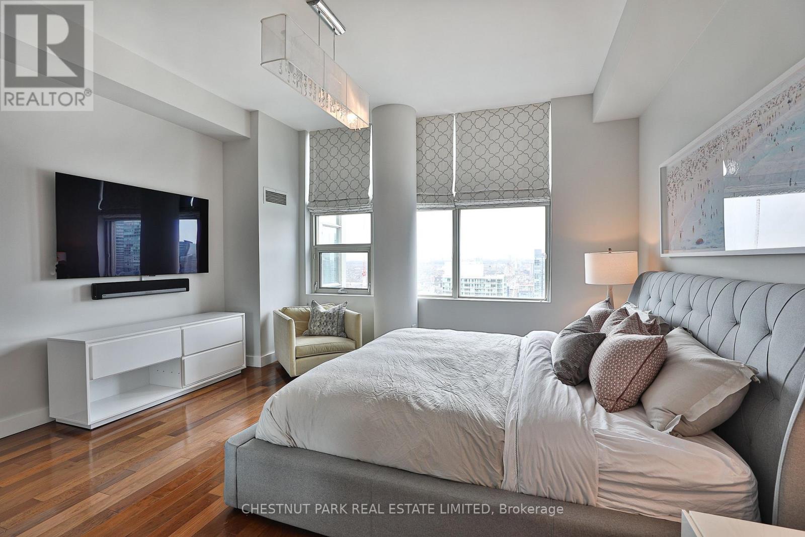 Photo 19 of Ph 01 10 Navy Wharf Court, Toronto ON