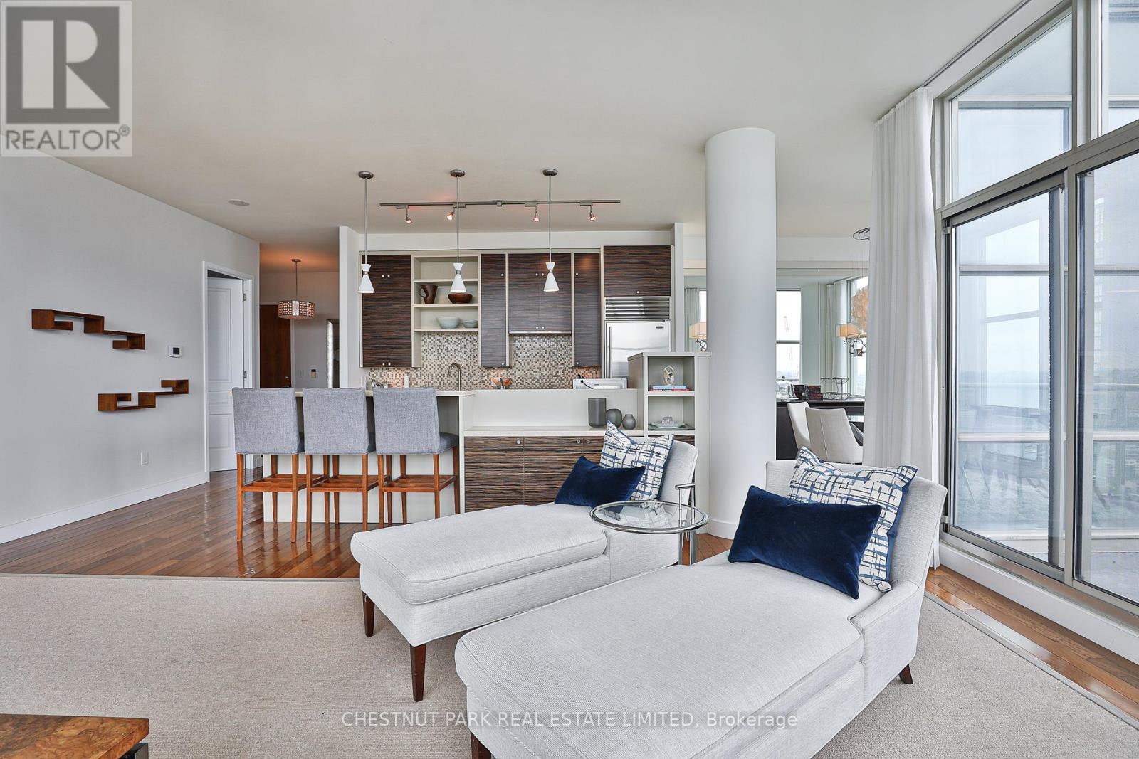 Photo 7 of Ph 01 10 Navy Wharf Court, Toronto ON