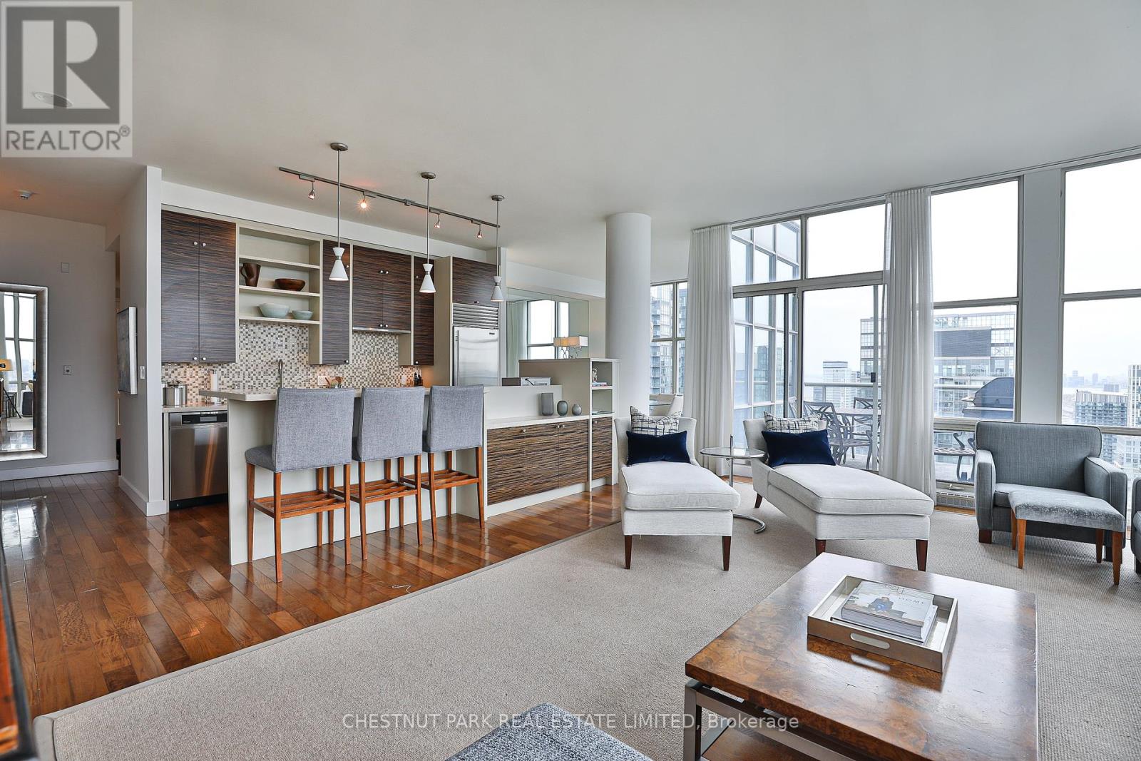 Photo 8 of Ph 01 10 Navy Wharf Court, Toronto ON
