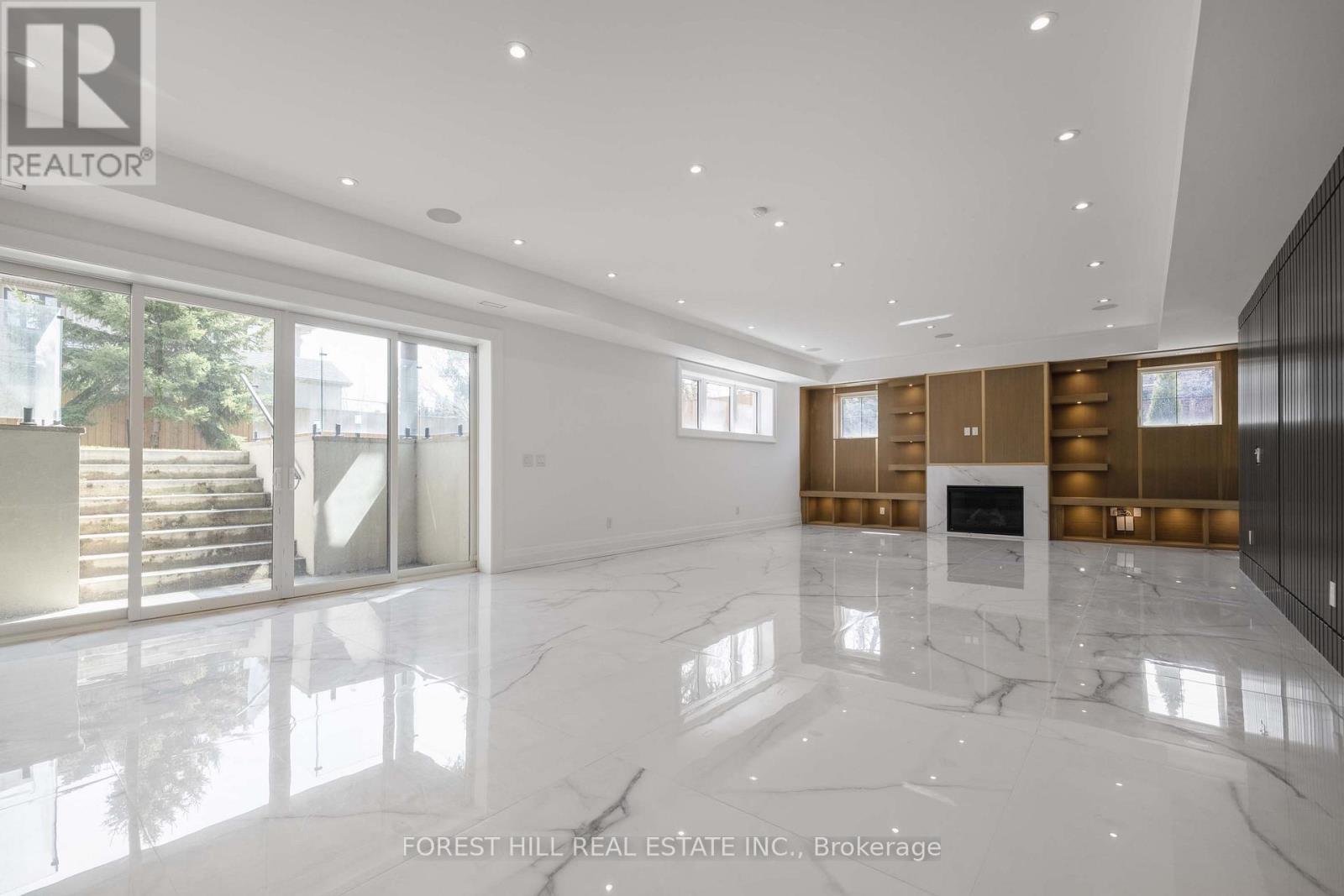 Photo 11 of 81 Upper Canada Drive, Toronto ON
