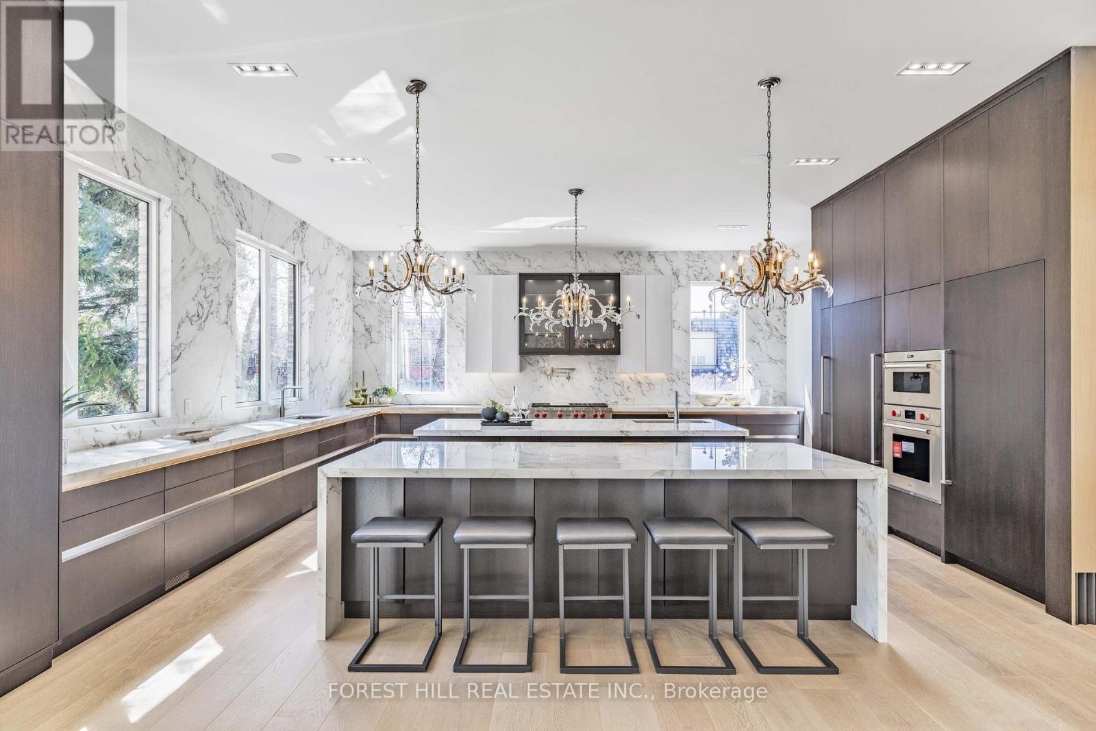 Photo 14 of 81 Upper Canada Drive, Toronto ON