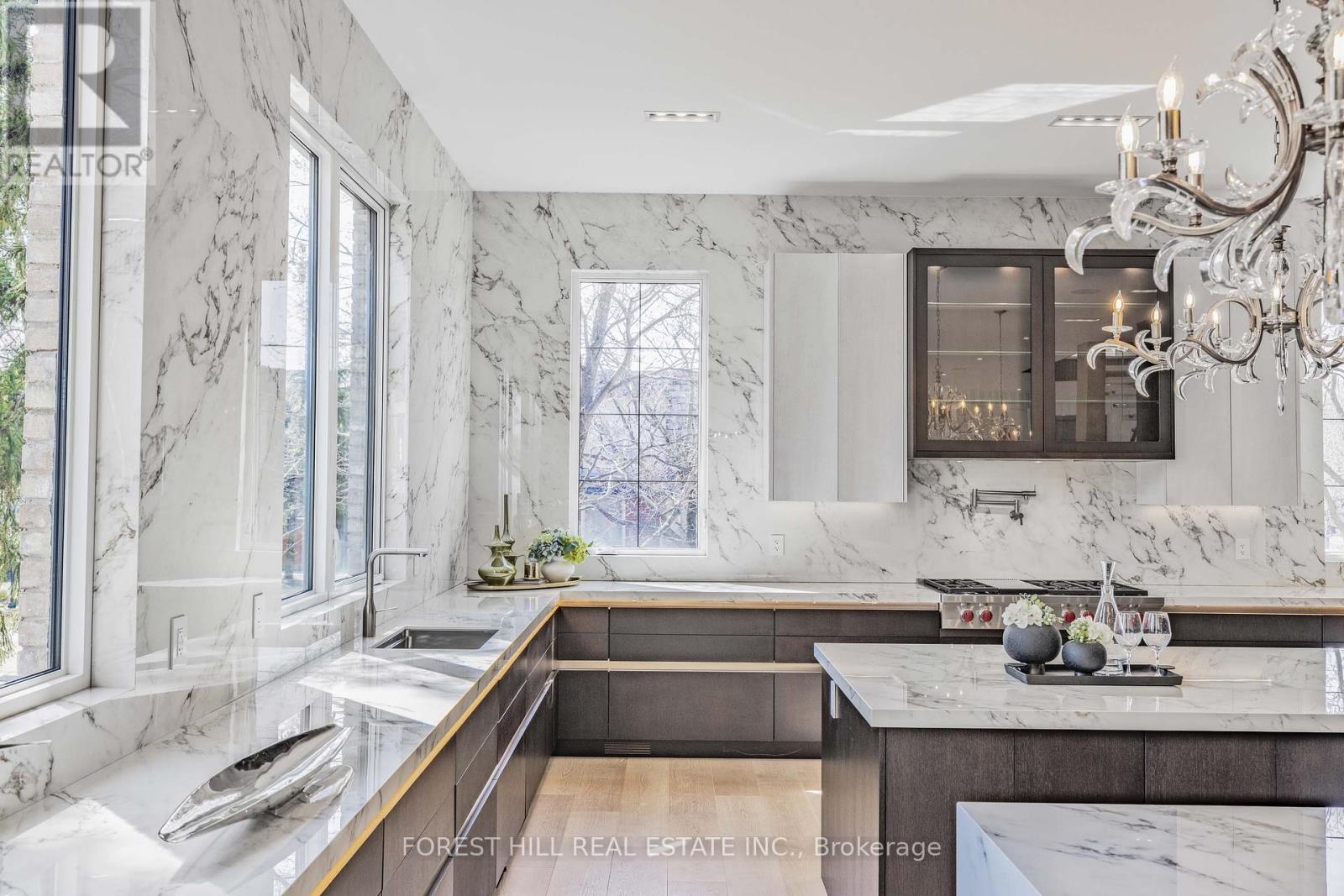 Photo 19 of 81 Upper Canada Drive, Toronto ON