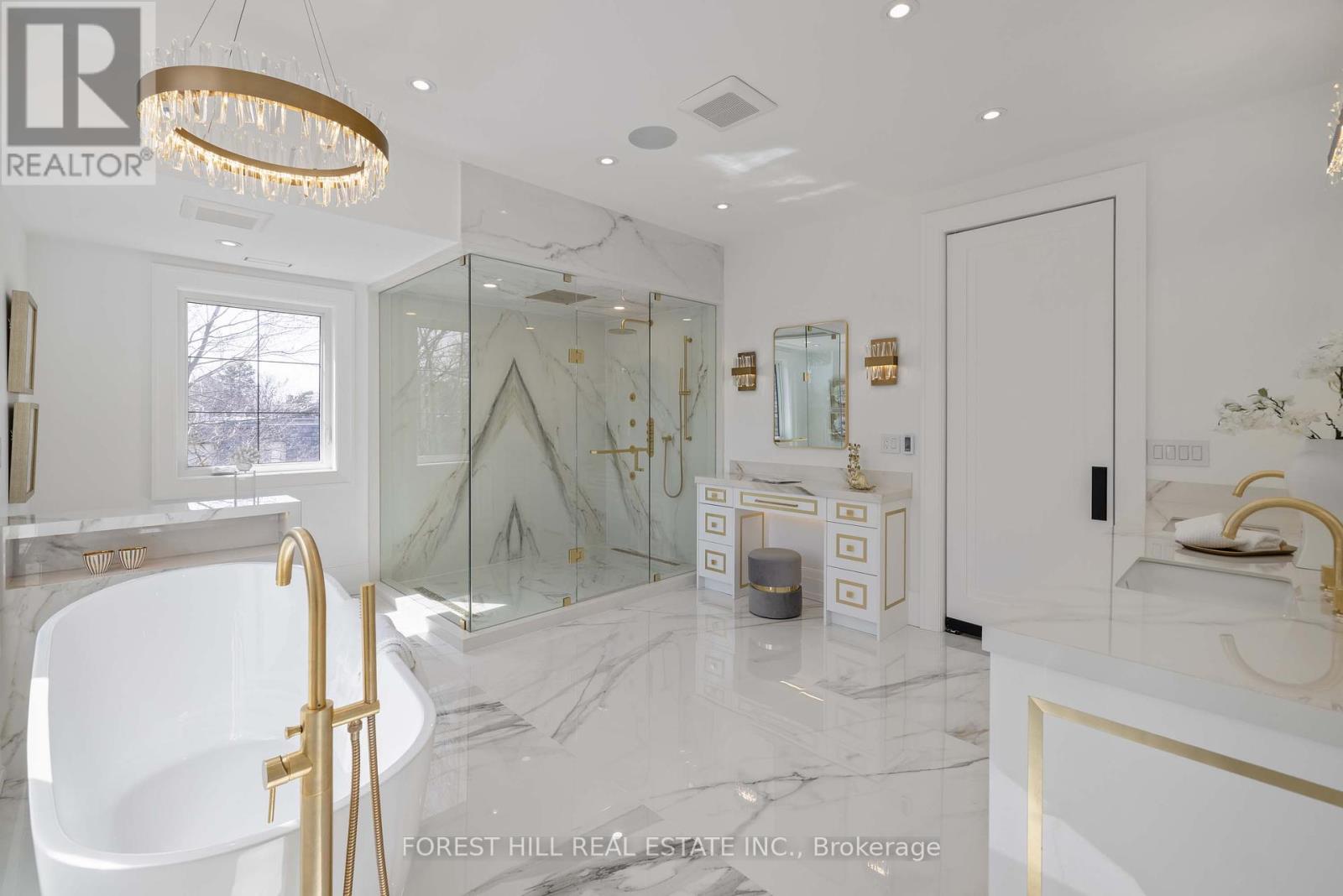Photo 27 of 81 Upper Canada Drive, Toronto ON