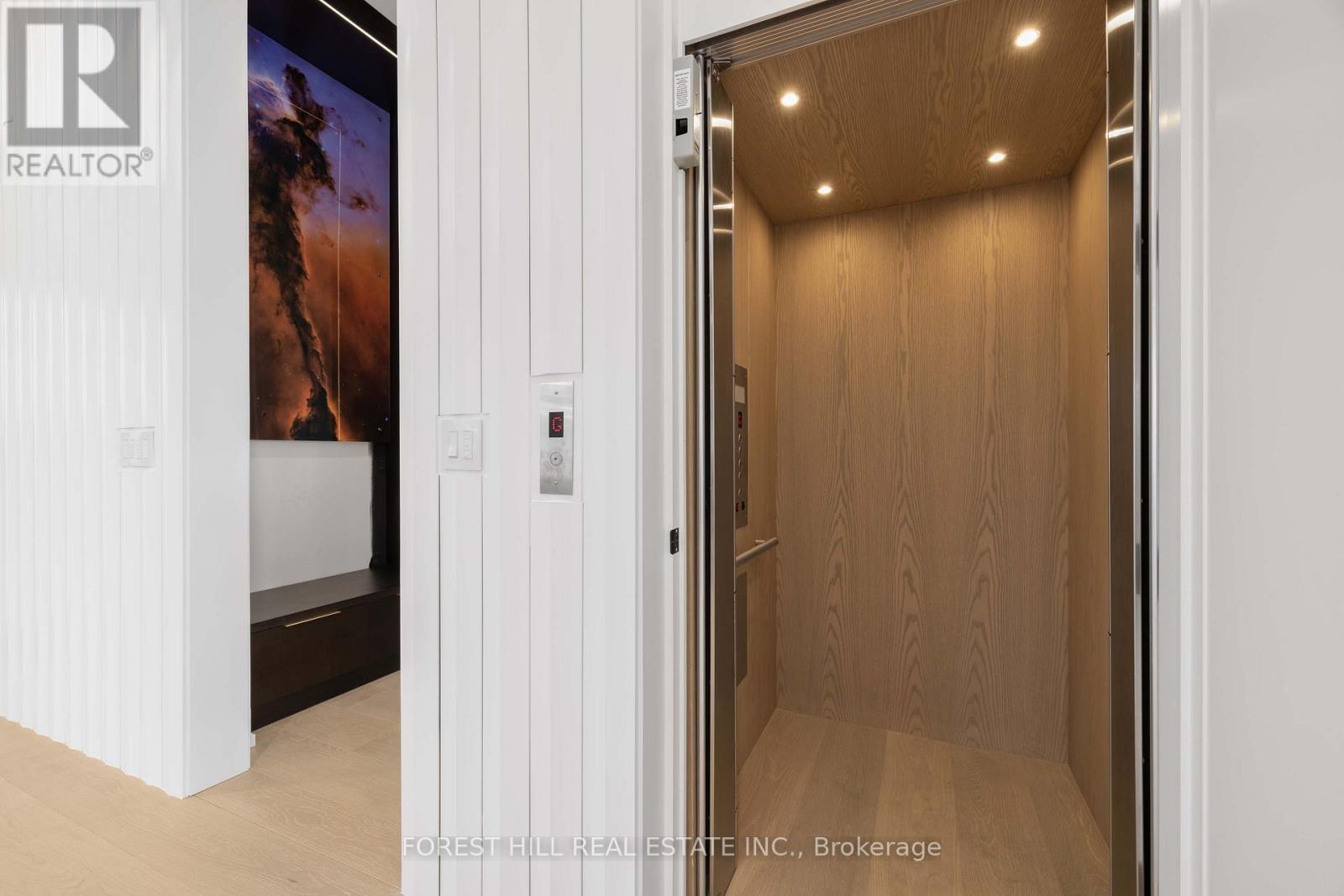 Photo 32 of 81 Upper Canada Drive, Toronto ON
