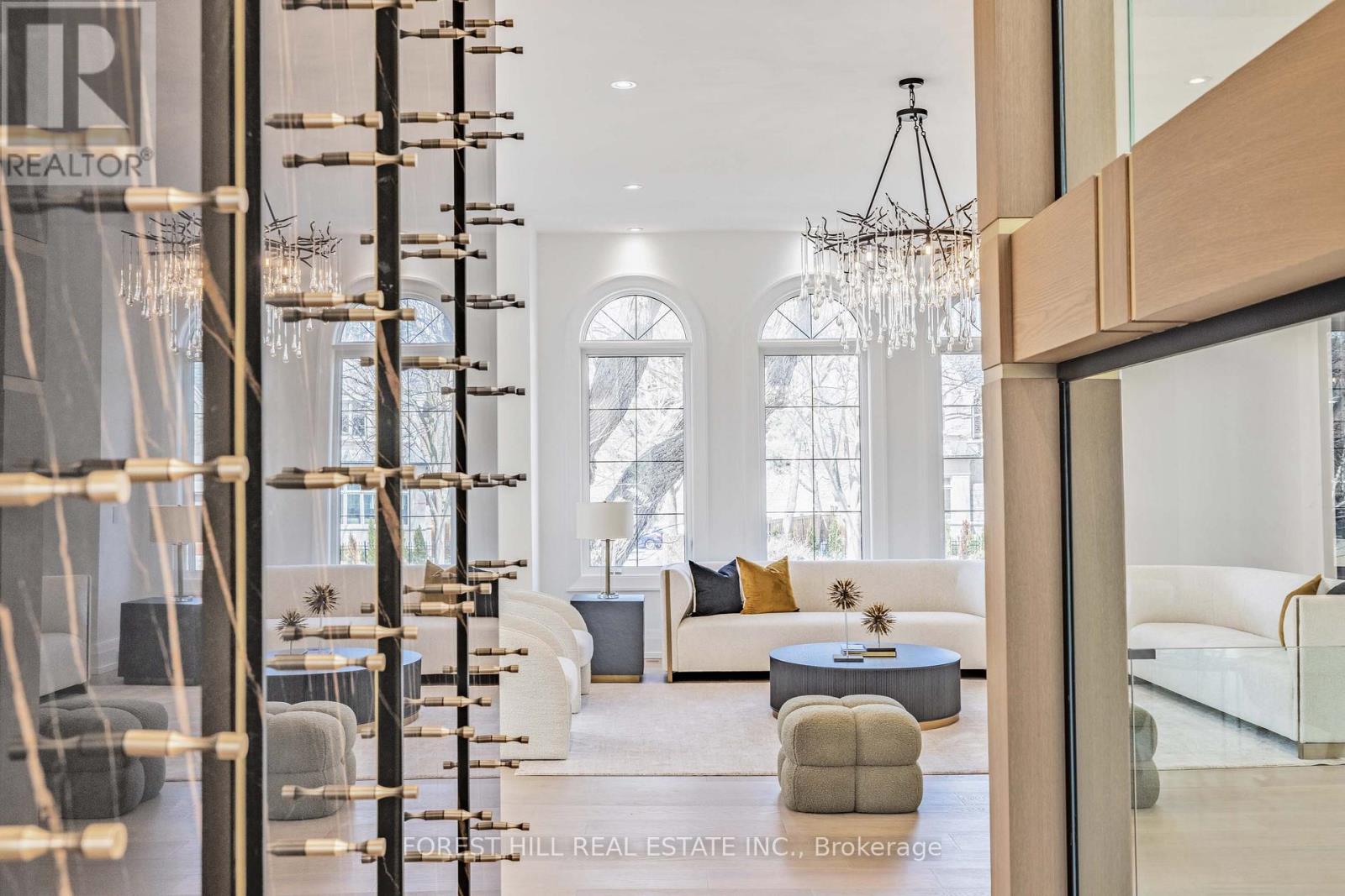 Photo 36 of 81 Upper Canada Drive, Toronto ON