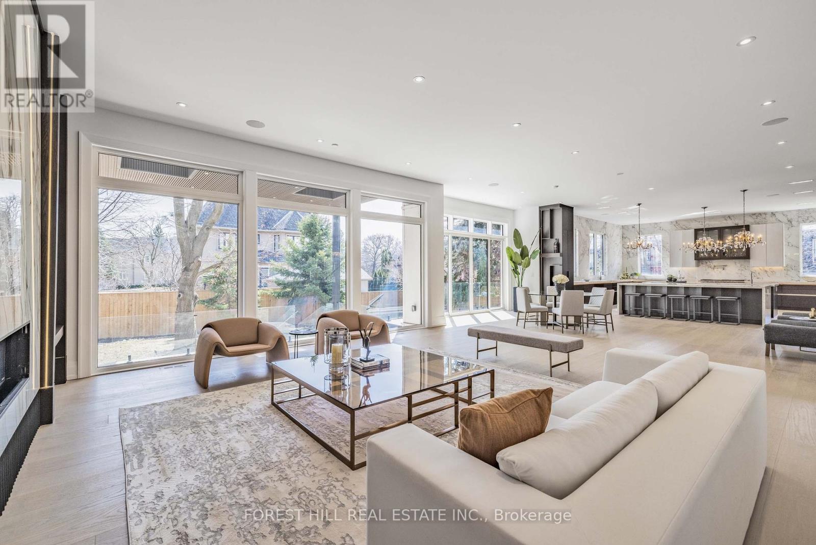 Photo 5 of 81 Upper Canada Drive, Toronto ON
