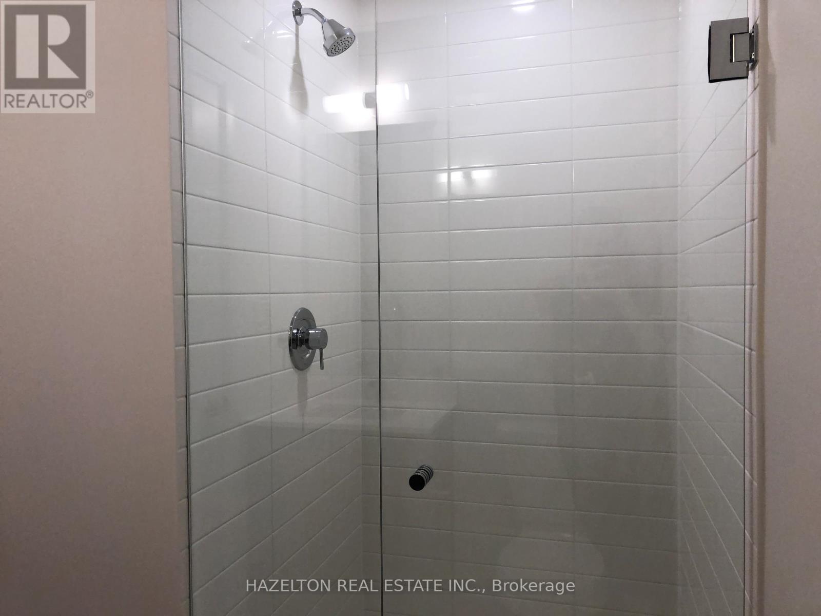 Photo 13 of 212 27 Bathurst Street, Toronto ON