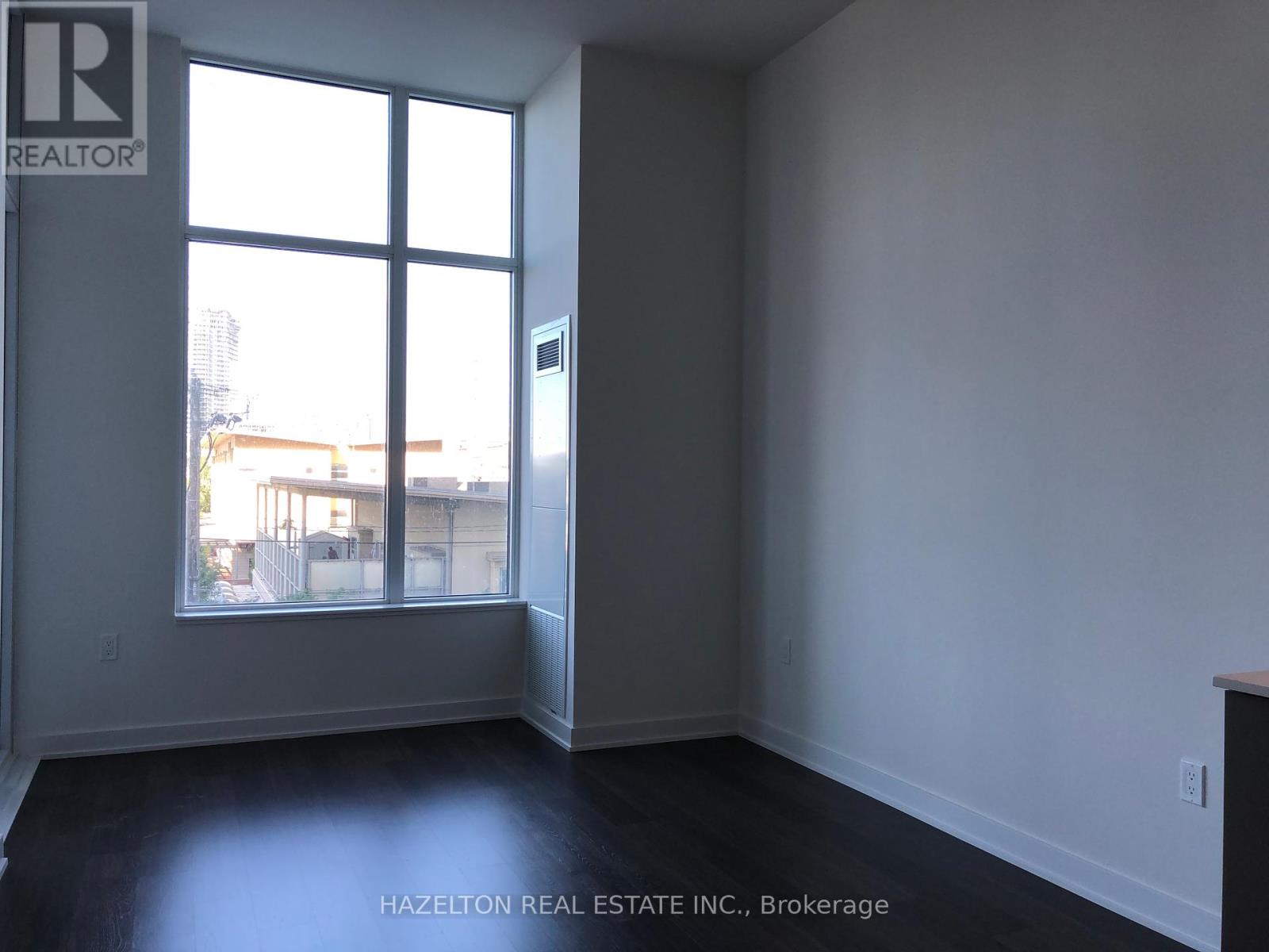 Photo 19 of 212 27 Bathurst Street, Toronto ON