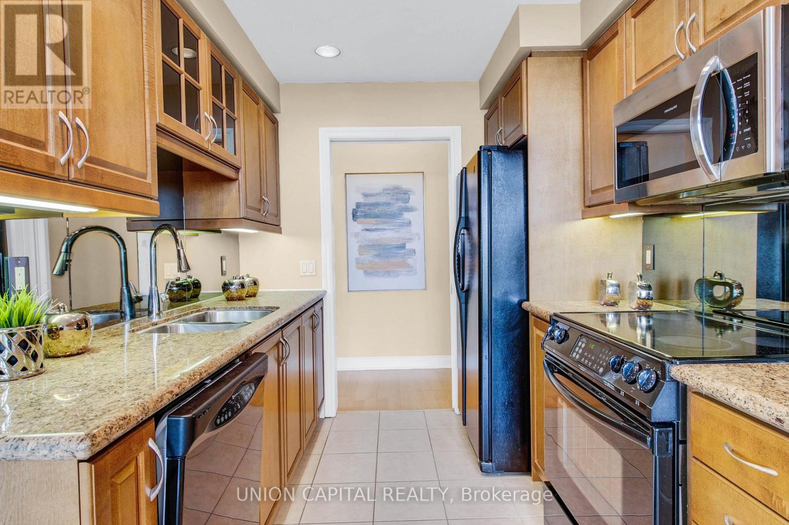 Photo 17 of 806 1101 Leslie Street, Toronto ON