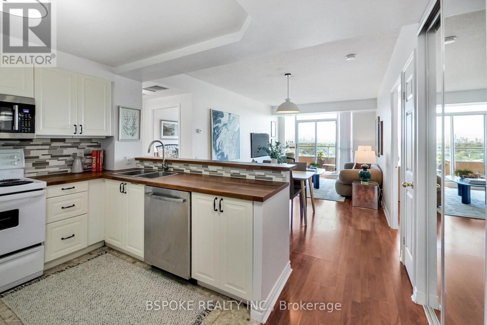 Photo 5 of 1412 8 Covington Road, Toronto ON