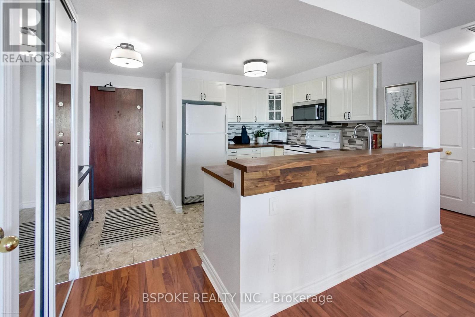 Photo 8 of 1412 8 Covington Road, Toronto ON