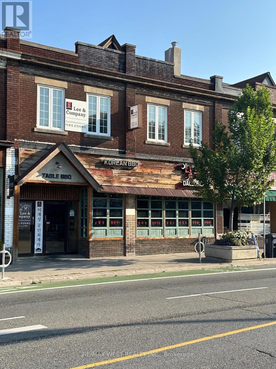 Photo 1 of 658 Bloor Street W, Toronto ON