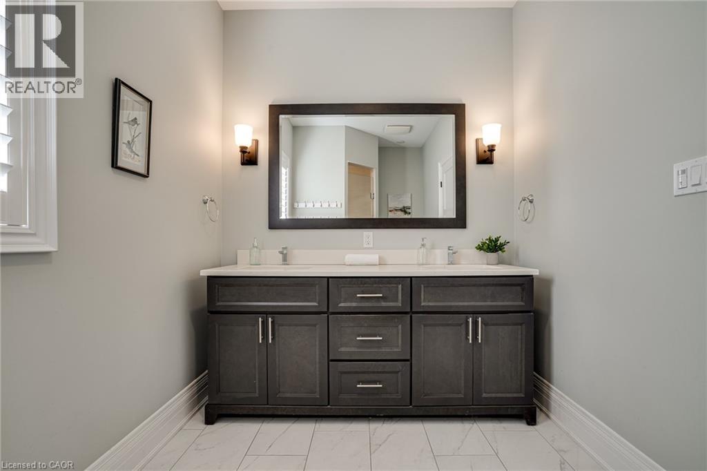 Photo 21 of 14 Sullivans Lane, Dundas ON