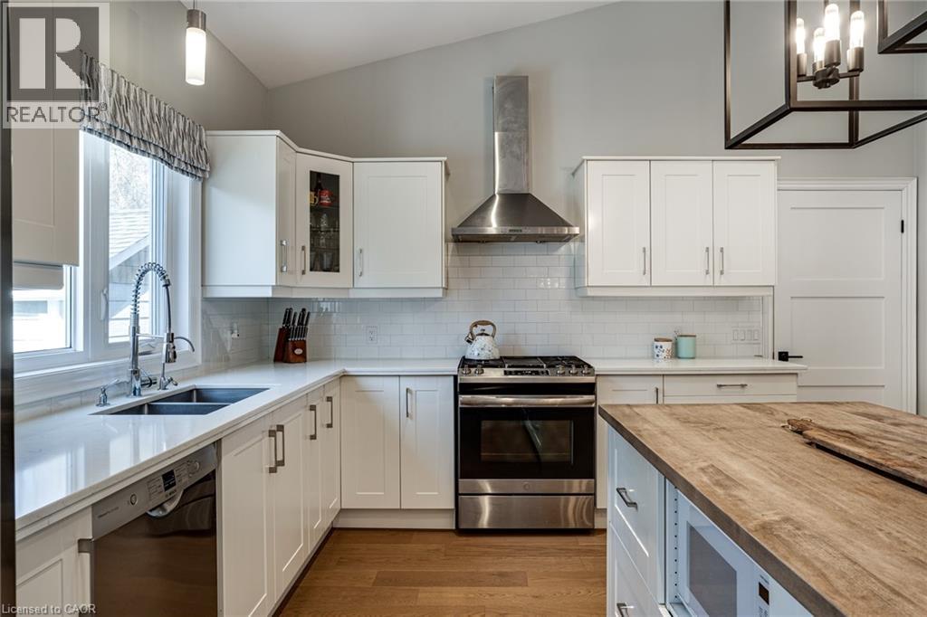 Photo 13 of 14 Sullivans Lane, Dundas ON