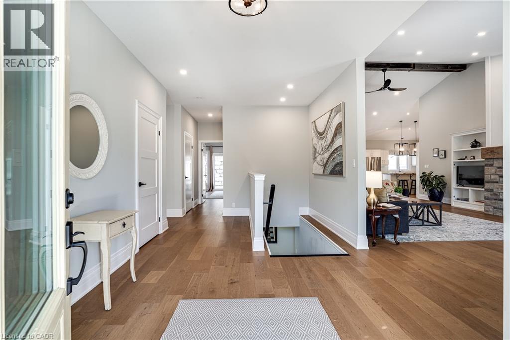 Photo 4 of 14 Sullivans Lane, Dundas ON