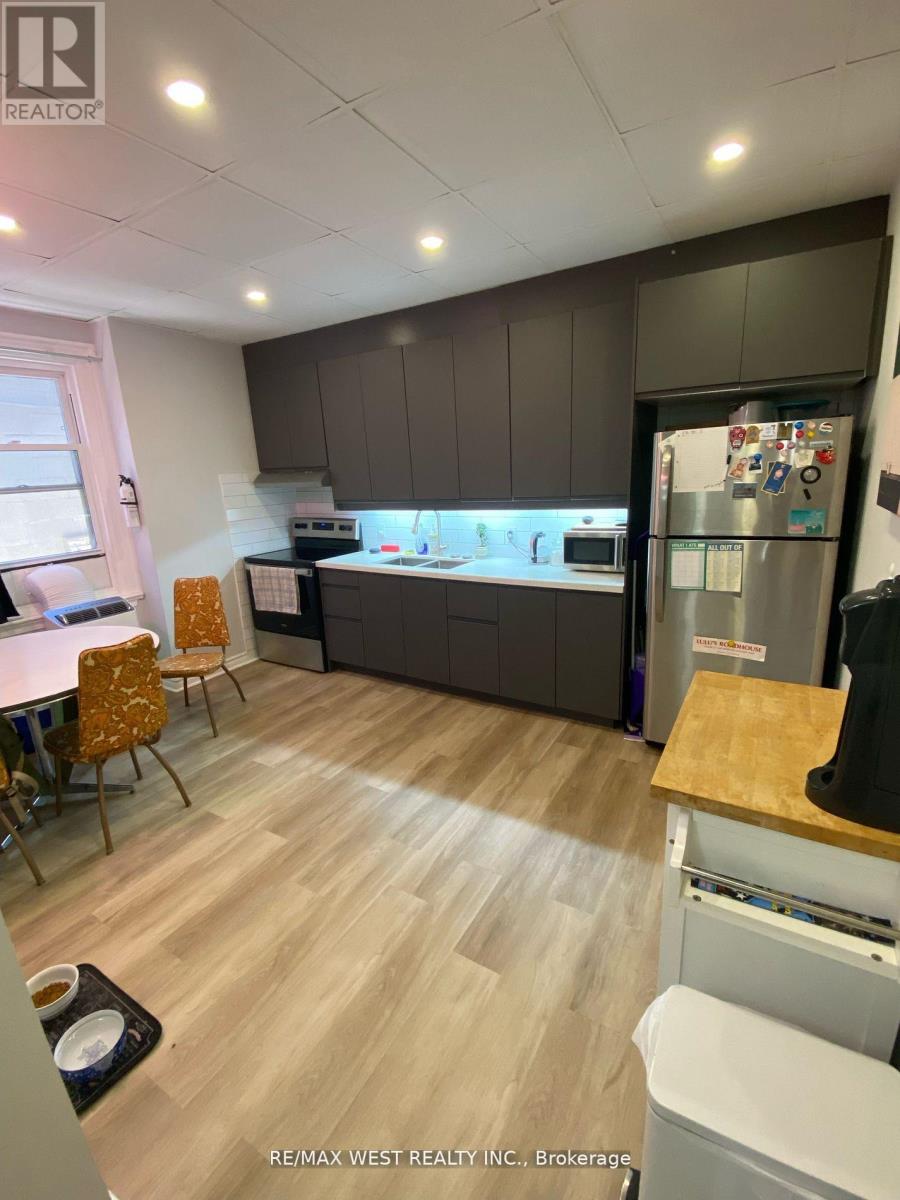 Photo 2 of Main Fl 926 College Street, Toronto ON