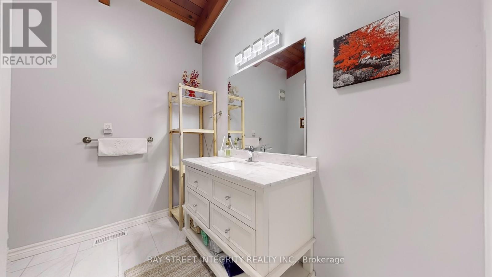 Photo 30 of 29 Ruden Crescent, Toronto ON