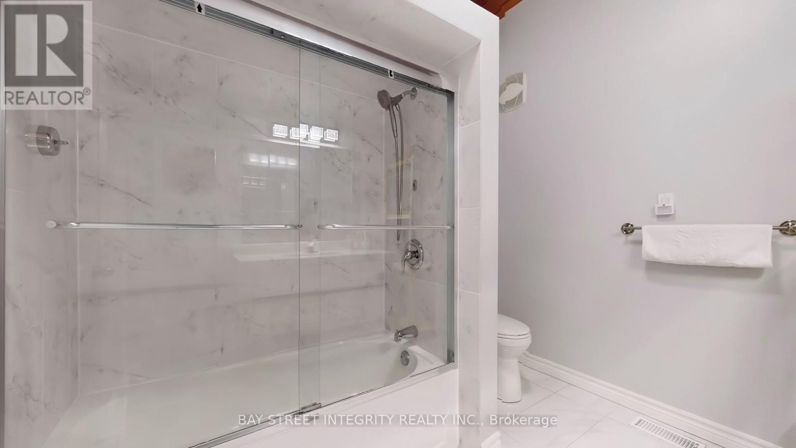 Photo 31 of 29 Ruden Crescent, Toronto ON
