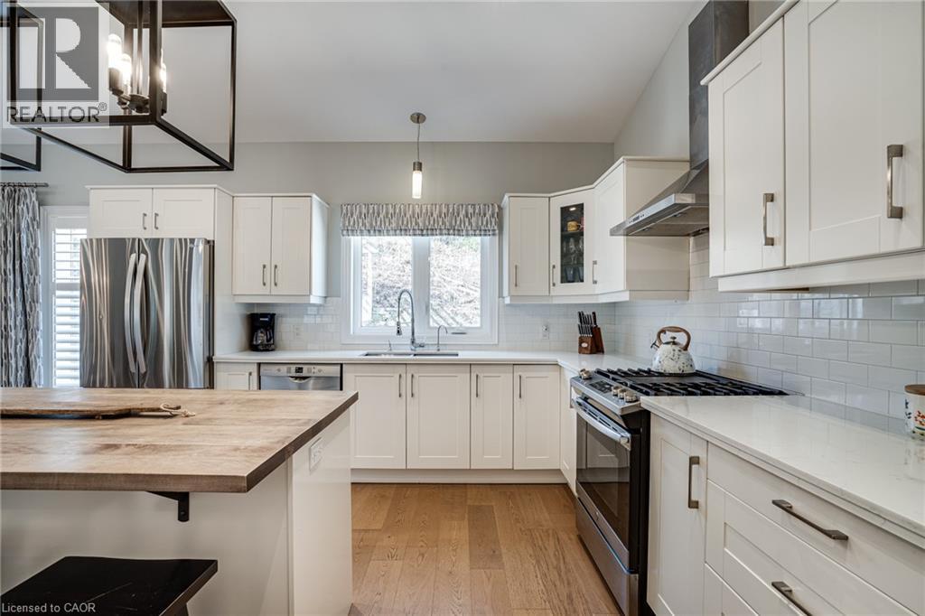 Photo 16 of 14 Sullivans Lane, Dundas ON