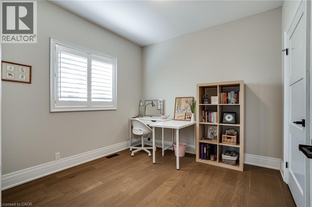 Photo 24 of 14 Sullivans Lane, Dundas ON