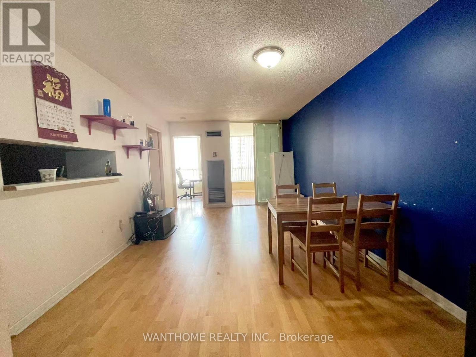 Photo 2 of 1404 44 St Joseph Street, Toronto ON