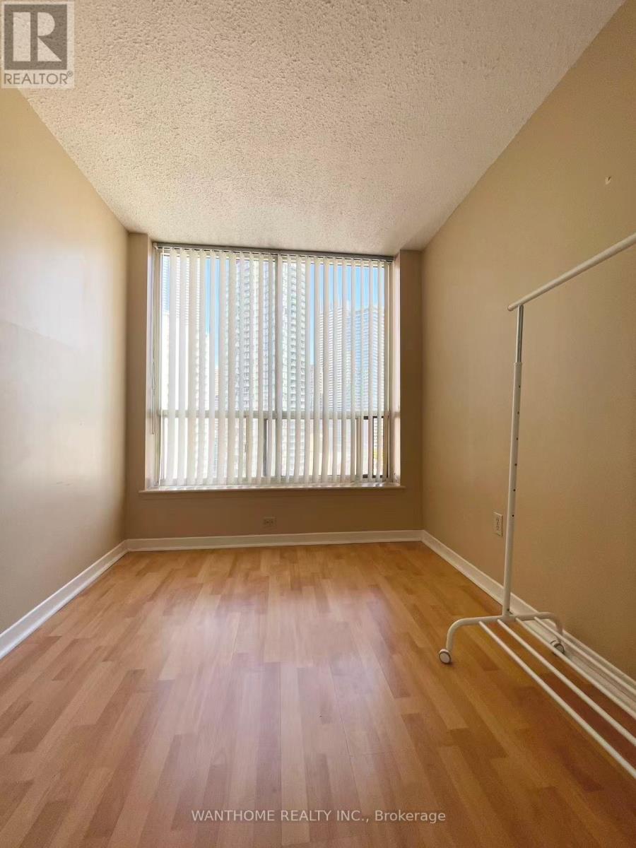 Photo 5 of 1404 44 St Joseph Street, Toronto ON